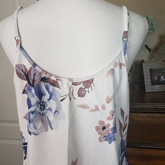 Pretty Blue Floral V Neck Cami Top womens size M medium Sleeveless Blouse - Picture 6 of 8